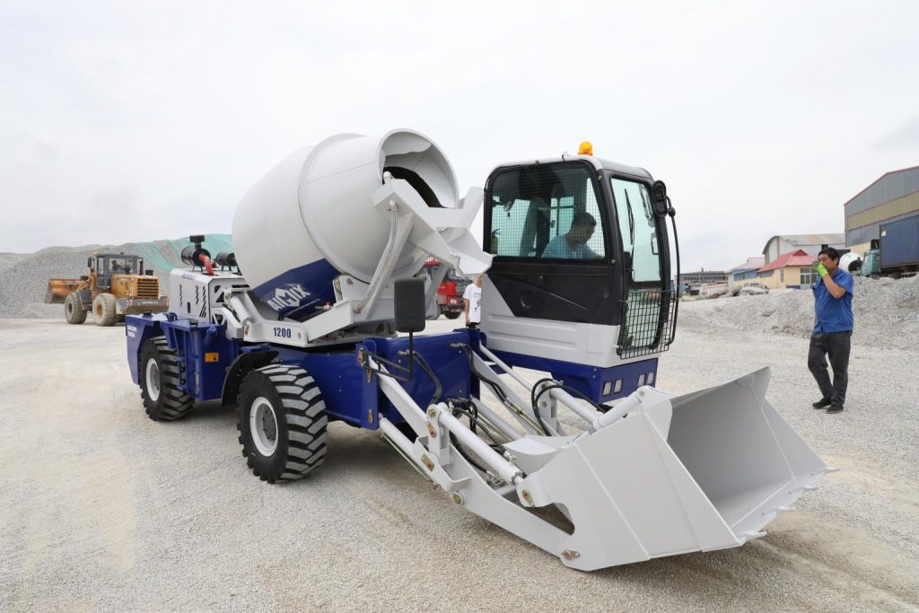 self loading mixer truck